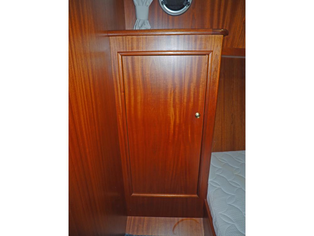 Cabin en avant, H&eacute;bergements